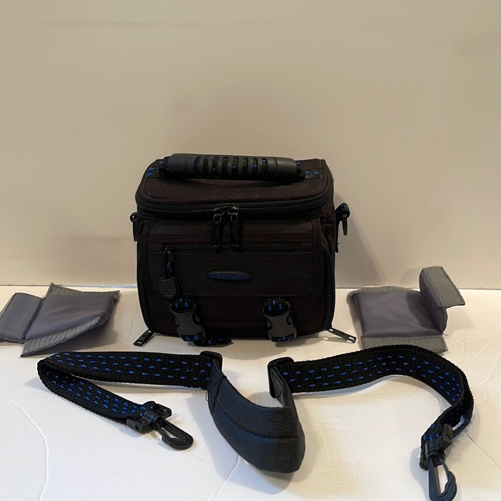 NWOT Samsonite Camera Case w/Shoulder Strap & Carrying Handle